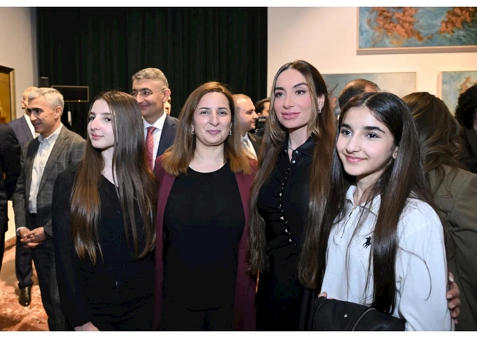Leyla və Arzu Əliyevalar MAMA Ana təbiət beynəlxalq incəsənət sərgisində — FOTOLAR