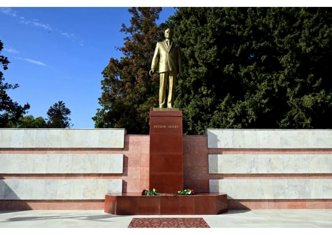 Mədəniyyət naziri Qaxda vətəndaş qəbulu keçirib — FOTOLAR