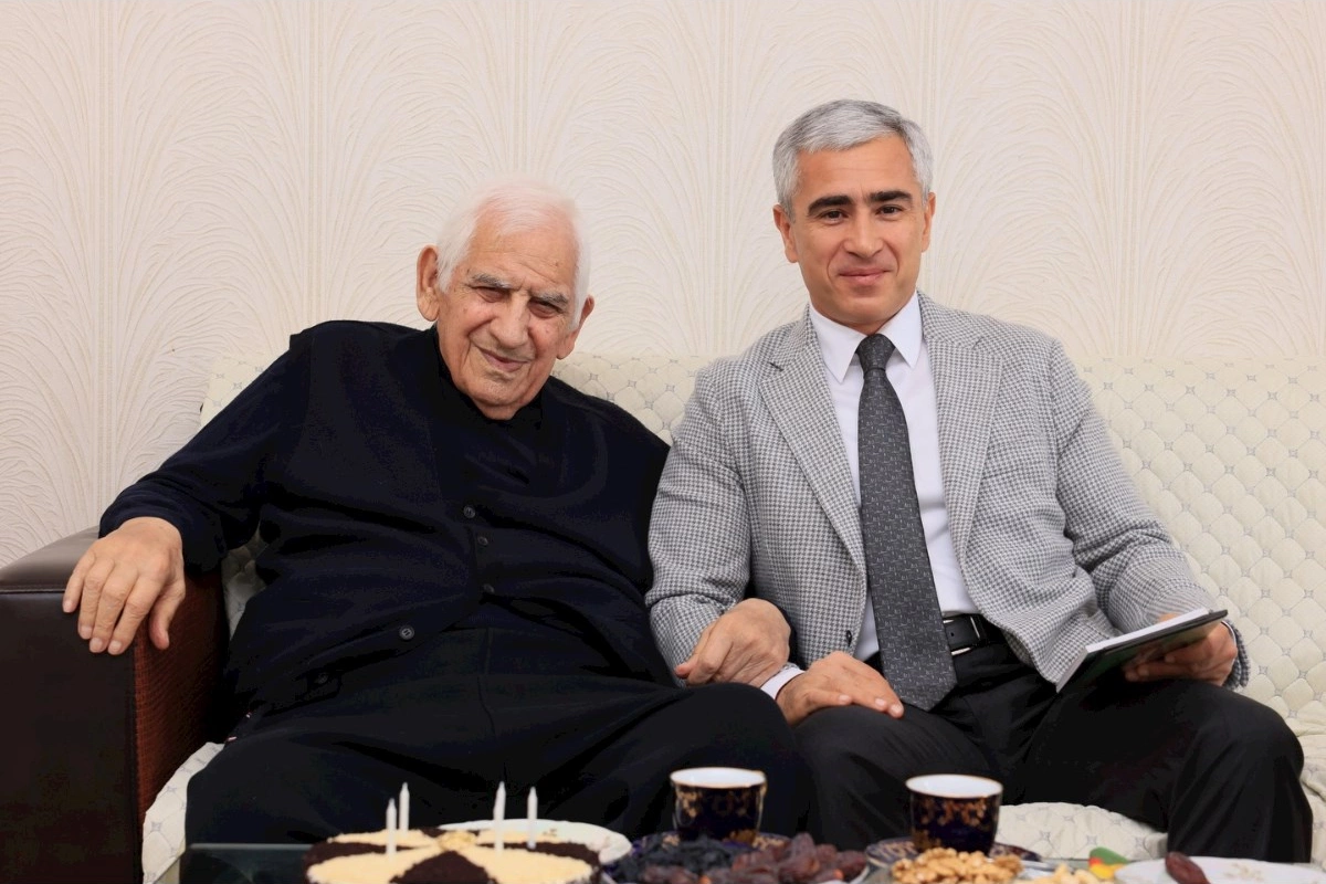 Anar Ələkbərov Nəriman Həsənzadəni evində ziyarət etdi — FOTOLAR