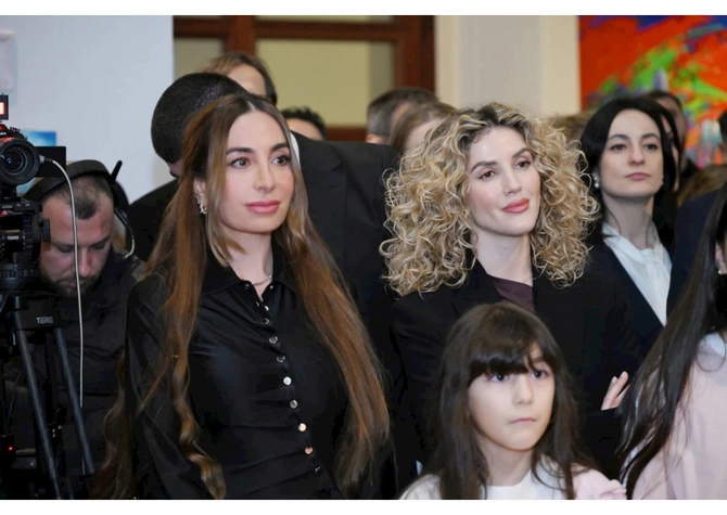 Leyla və Arzu Əliyevalar MAMA Ana təbiət beynəlxalq incəsənət sərgisində — FOTOLAR