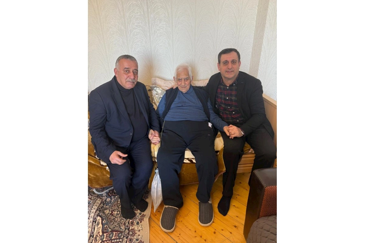 Vəhdət Partiyasının sədri Nəriman Həsənzadəni ziyarət etdi