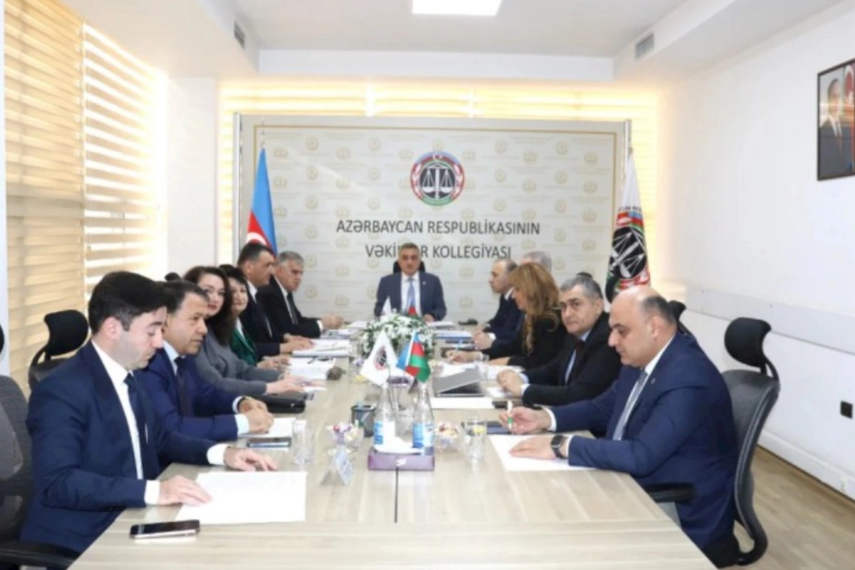 Üç vəkil cəzalandırıldı