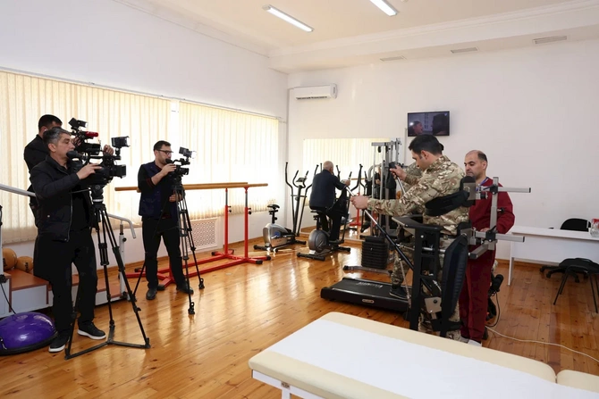 Son bir ildə Naftalan Reabilitasiya Mərkəzində əlilliyi olan 5 400-dən çox şəxsə xidmət göstərilib — FOTOLAR