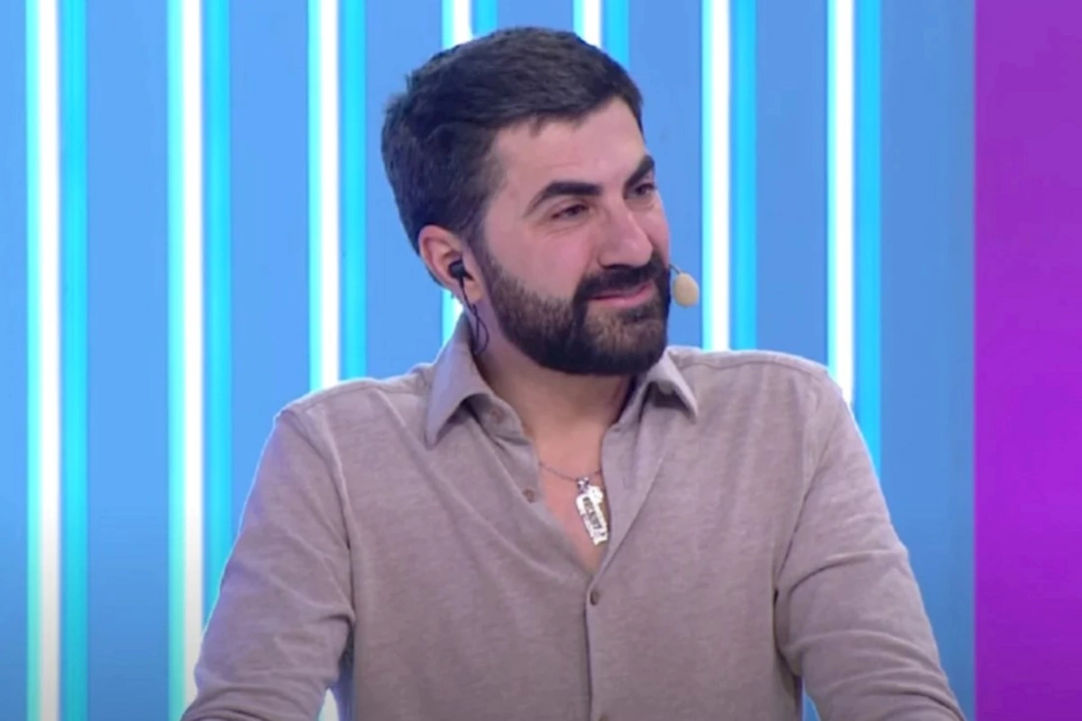 Zaur efirdən gedir