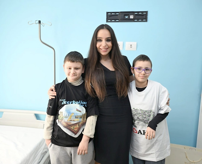 Leyla Əliyeva Tiranada uşaq evində — FOTOLAR Leyla Əliyeva Tiranada uşaq evində — FOTOLAR