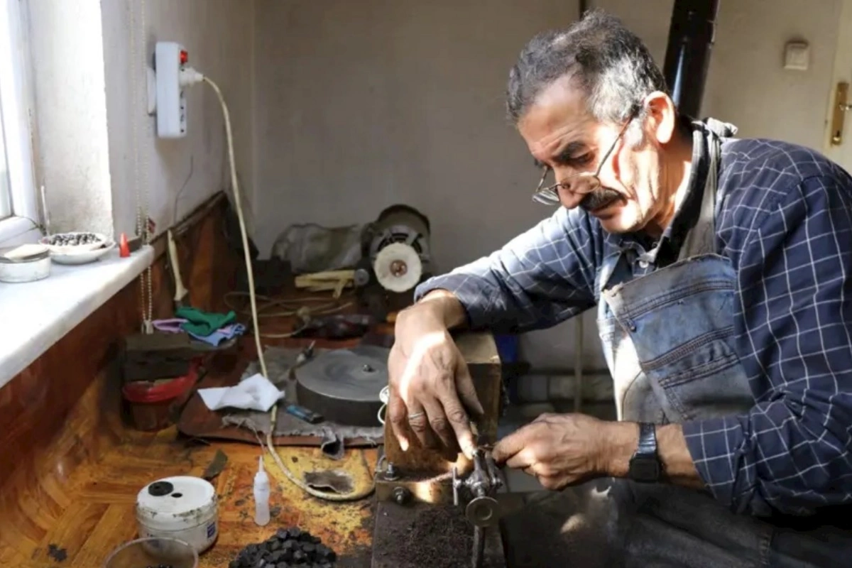 Bir dəsti 850 manata hazırlayır — Dünyada bir-iki adam bacarır (FOTO)