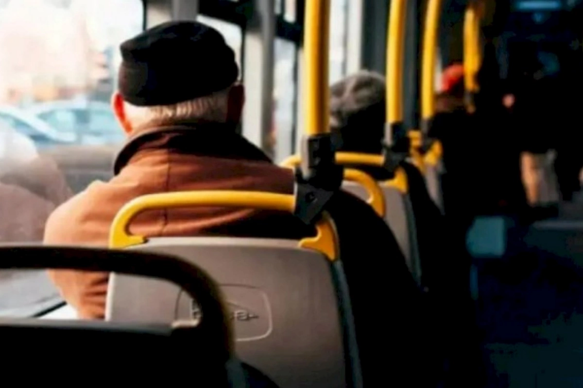 Avtobusda yaşlı sərnişin öldü