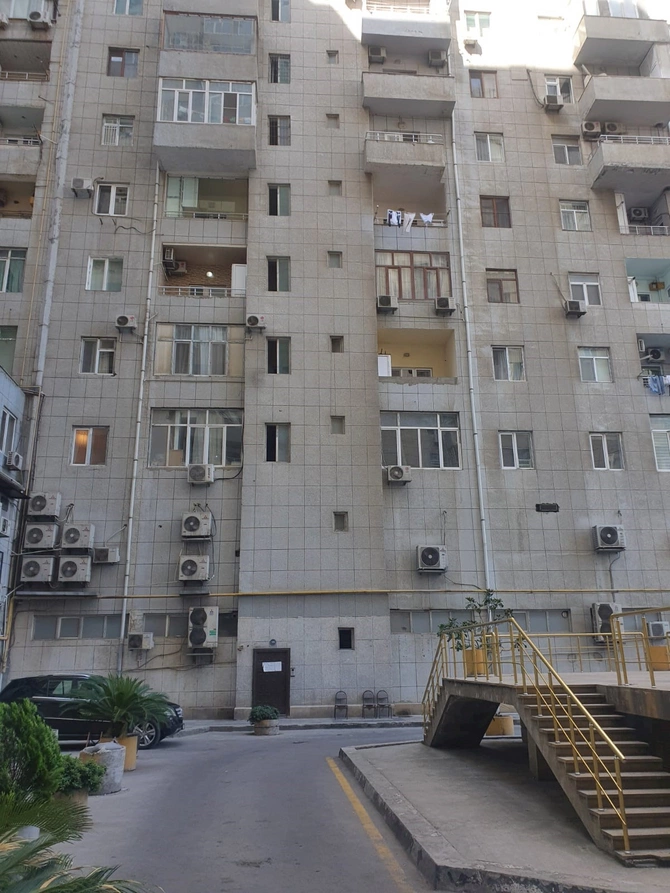 Mehdiyevin qardaşının tikdirdiyi qəzalı bina — Lifti belə yoxdur