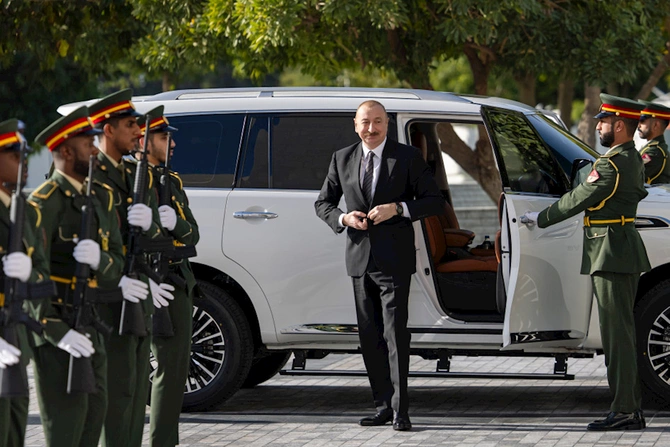 Prezident İlham Əliyev Əbu-Dabidə BƏƏ Prezidenti ilə görüşüb — FOTOLAR