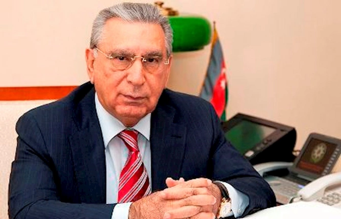 Mehdiyevin qardaşının tikdirdiyi qəzalı bina — Lifti belə yoxdur