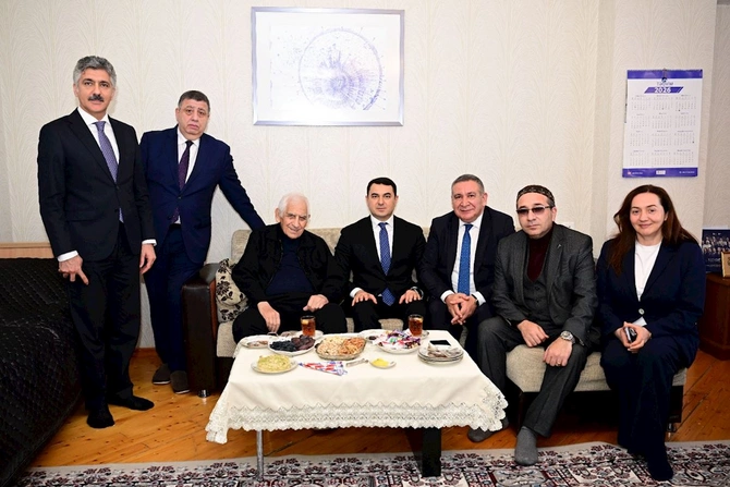 Nəriman Həsənzadə yubileyi münasibətilə evində ziyarət olunub — FOTOLAR