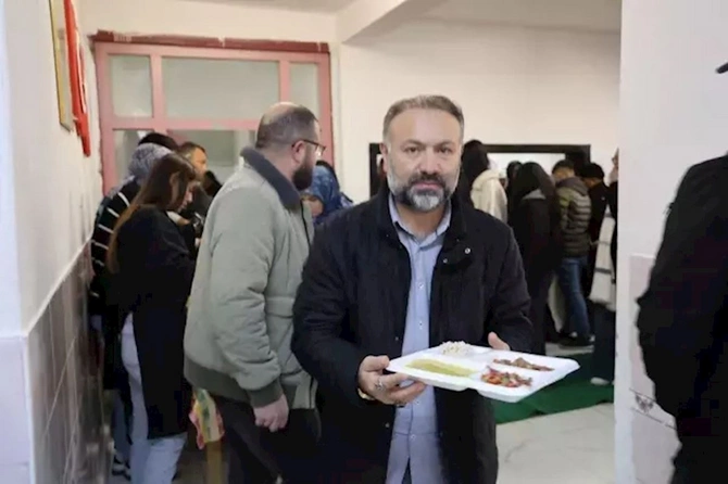 Bu kənddə iftar vaxtı evdə yemək bişirmək qadağan edildi Bu kənddə iftar vaxtı evdə yemək bişirmək qadağan edildi