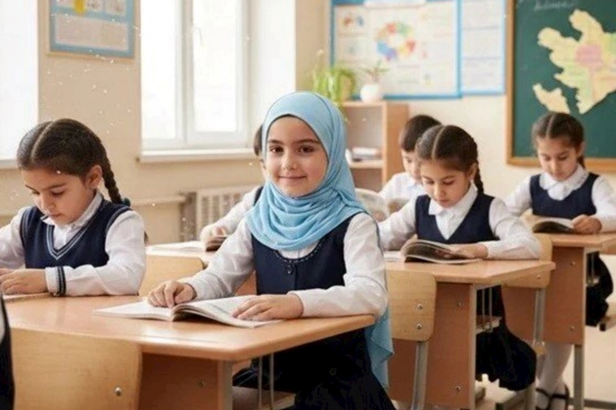 Şagirdlərin məktəbə hicabla gəlməsi təhsillə ziddiyyət yaradır — AÇIQLAMA
