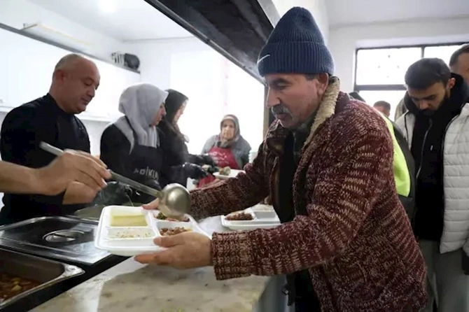 Bu kənddə iftar vaxtı evdə yemək bişirmək qadağan edildi Bu kənddə iftar vaxtı evdə yemək bişirmək qadağan edildi