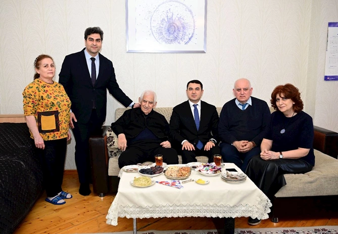 Nəriman Həsənzadə yubileyi münasibətilə evində ziyarət olunub — FOTOLAR