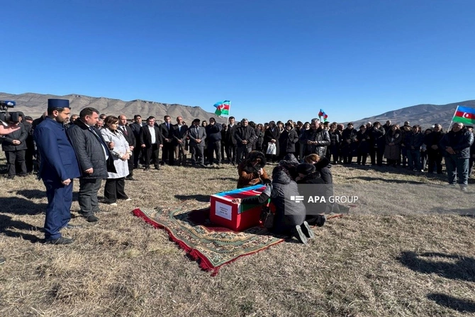 Xocalı soyqırımında itkin düşən qadının qalıqları dəfn edildi — FOTOLAR