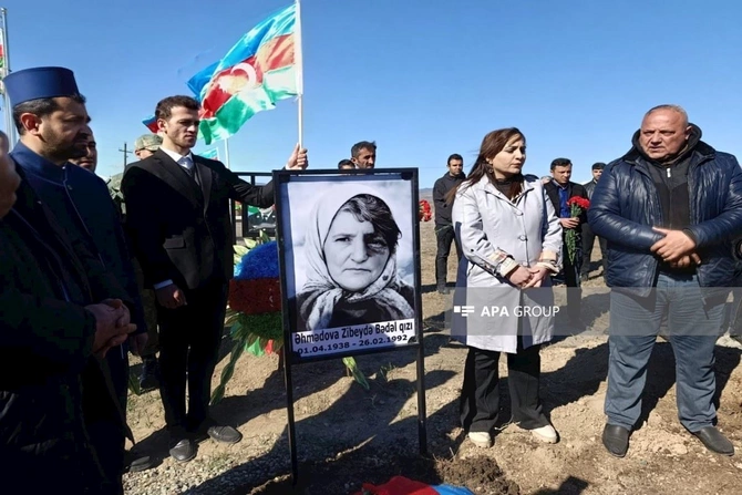 Xocalı soyqırımında itkin düşən qadının qalıqları dəfn edildi — FOTOLAR