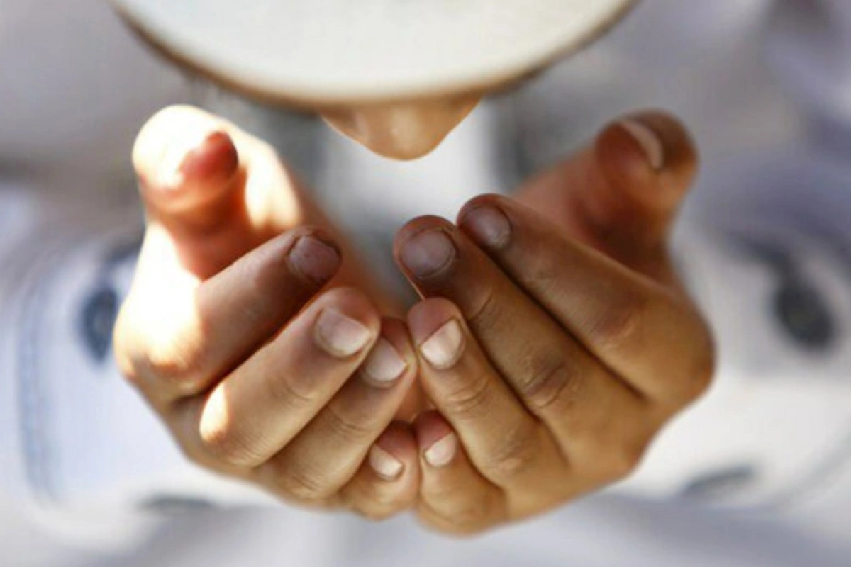 Yalan danışmaq orucu pozur?