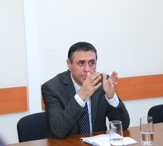 “Nitqin gözəlliyi, orfoqrafiya qaydaları və ifadə-üslub xətaları” mövzusuna həsr olunan təlim keçirilib — FOTOLAR
