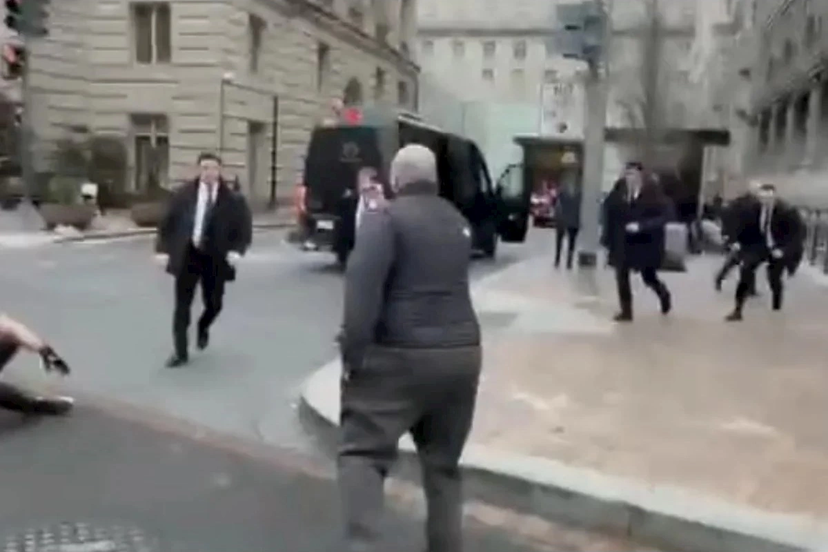 Prezidentin qaldığı hotelə hücum edənlər kimlərdir? — Qərb demokratiyasının əsl üzü (VİDEO)