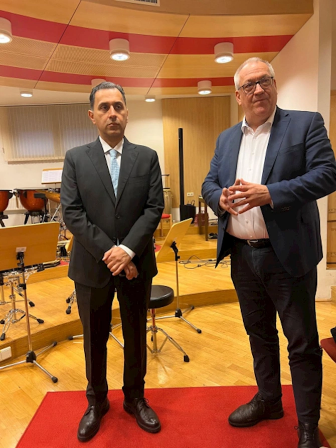 Azərbaycan və Avstriya arasında musiqi təhsili sahəsində əməkdaşlıq müzakirə edilib — FOTOLAR Azərbaycan və Avstriya arasında musiqi təhsili sahəsində əməkdaşlıq müzakirə edilib — FOTOLAR