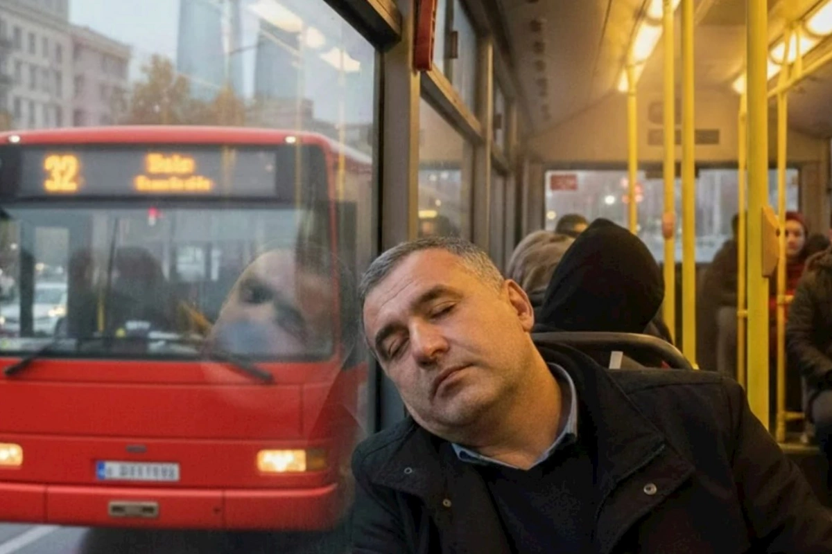 İctimai nəqliyyatda yuxuya getmək nə dərəcədə zərərlidir?