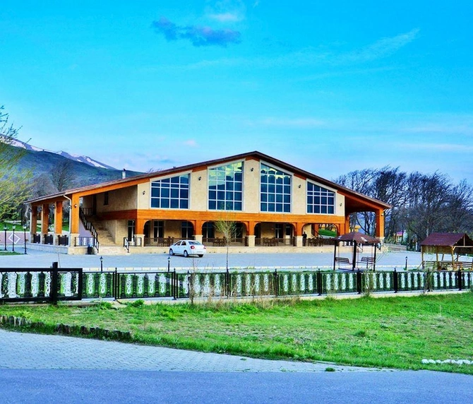 Möhbalıyevin restoranının pullarını kazinoda uduzdu