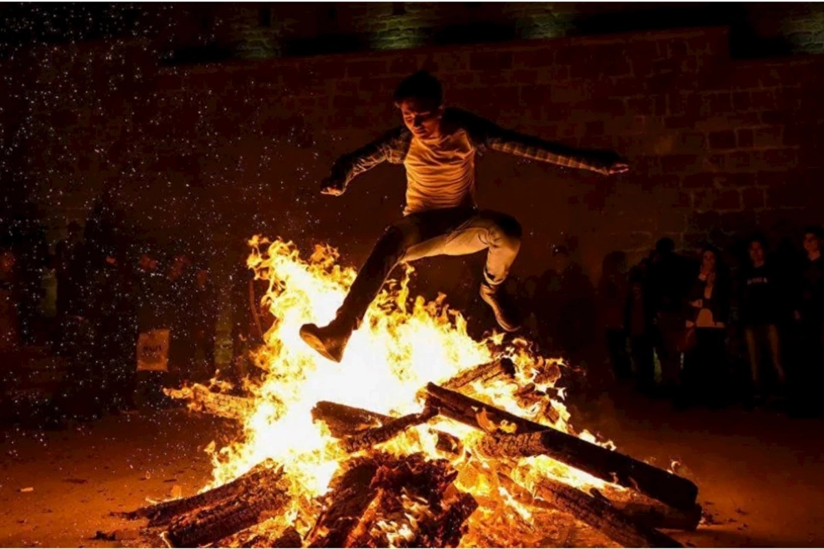 Gəncədə tonqala yıxılan yeniyetmə xəstəxanaya yerləşdirilib