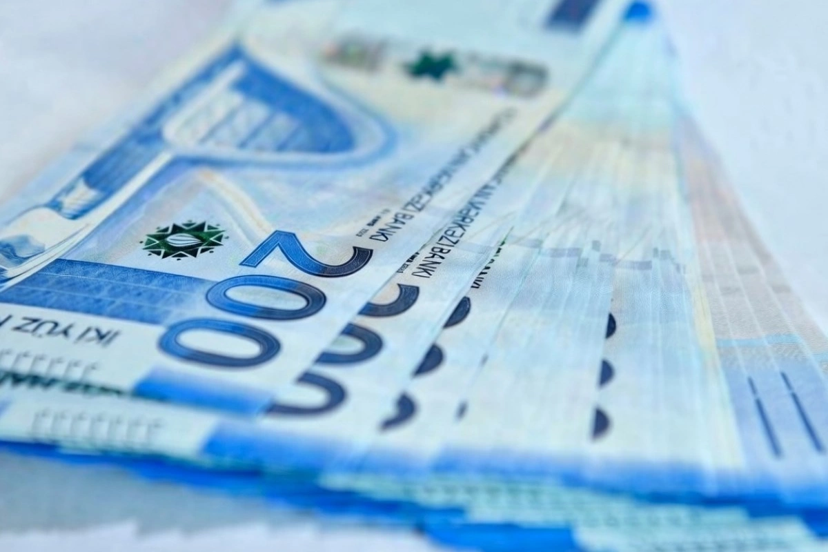 Maaşlarla bağlı deputatdan xoş xəbər