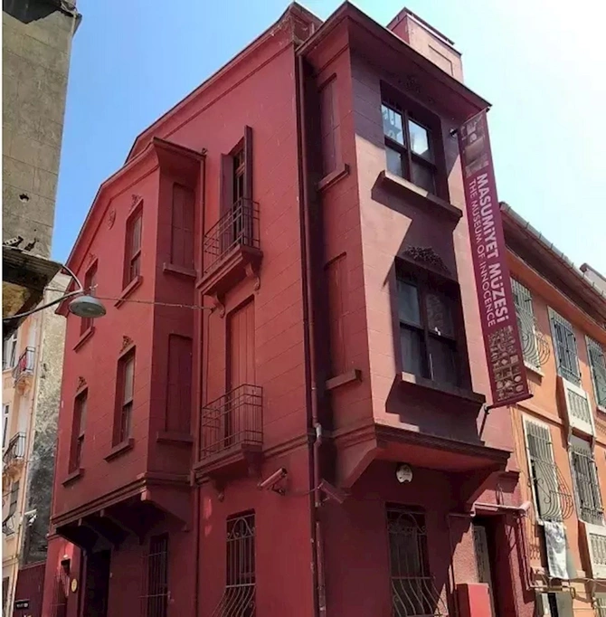 Seriala görə muzeydə uzun növbələr yarandı — FOTO Seriala görə muzeydə uzun növbələr yarandı — FOTO