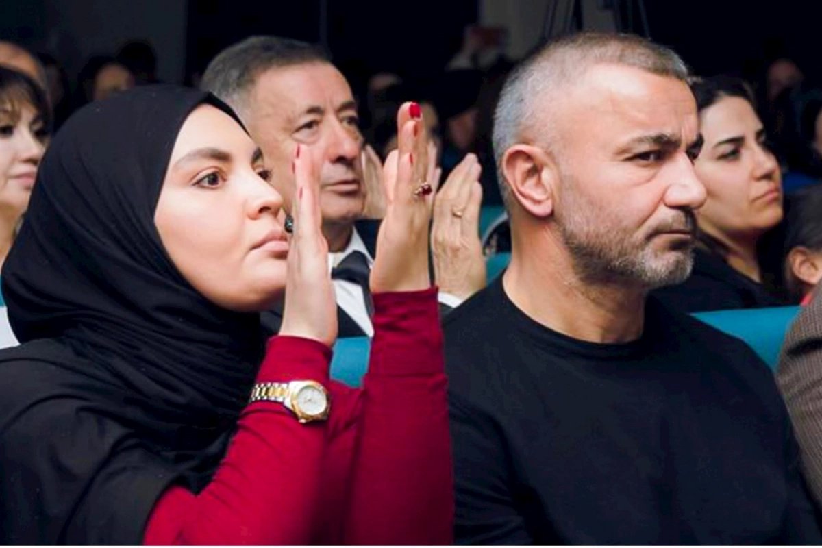 Qurban Qurbanov xanımı ilə tədbirdə — FOTOLAR