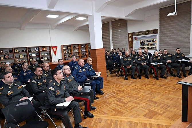 Rusiya MN-in generalı Azərbaycana gəlib — FOTOLAR