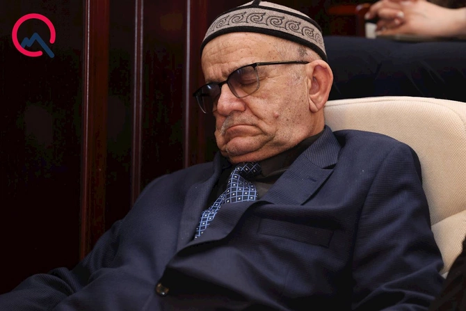 AMEA-da gərgin iclas: Yatmışları razı deyiləm kimsə oyatsın... — FOTOLAR