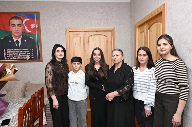 Leyla Əliyeva Vətən Müharibəsi Qəhrəmanı Şahin Allahyarovun ailəsini ziyarət etdi — FOTOLAR