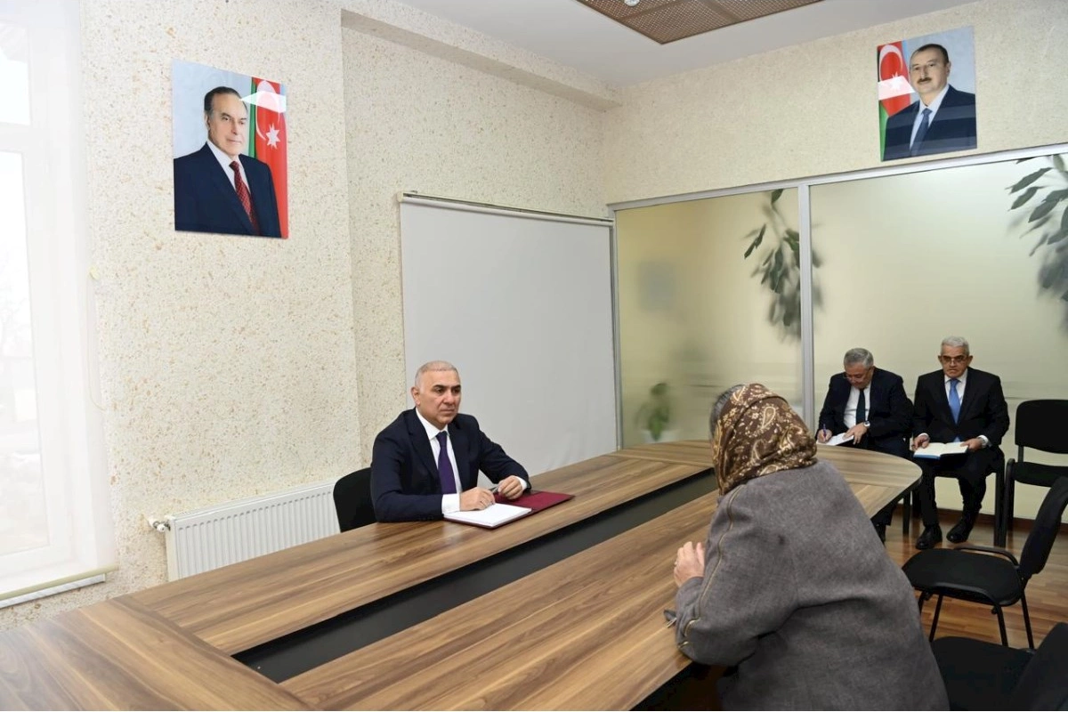 Vüqar Əhmədov Qəbələdə vətəndaşları qəbul edib — FOTO