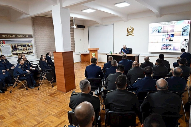 Rusiya MN-in generalı Azərbaycana gəlib — FOTOLAR