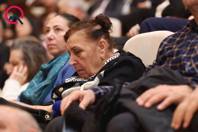 AMEA-da gərgin iclas: Yatmışları razı deyiləm kimsə oyatsın... — FOTOLAR