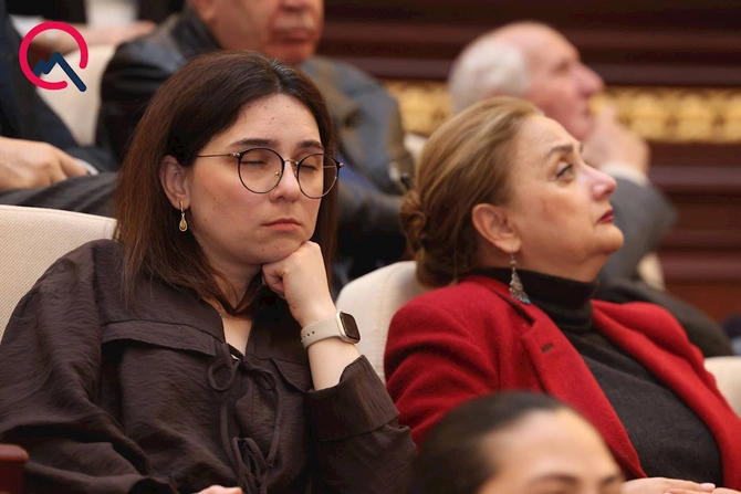 AMEA-da gərgin iclas: Yatmışları razı deyiləm kimsə oyatsın... — FOTOLAR