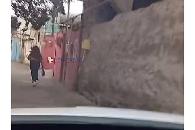 Bakıda taksi sürücüsü qadın müştərini biabır etdi — FOTOLAR Bakıda taksi sürücüsü qadın müştərini biabır etdi — FOTOLAR