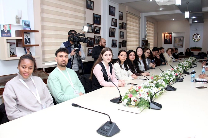 XVII Beynəlxalq Multikulturalizm Məktəbinə start verildi — FOTOLAR XVII Beynəlxalq Multikulturalizm Məktəbinə start verildi — FOTOLAR
