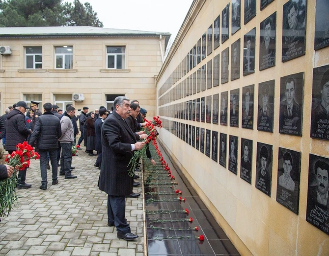 Salyanda Xocalı soyqırımının 34-cü ildönümü qeyd olundu — FOTOLAR Salyanda Xocalı soyqırımının 34-cü ildönümü qeyd olundu — FOTOLAR