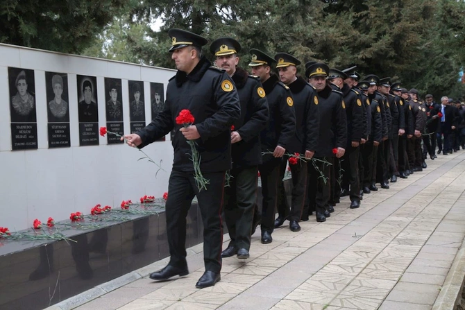Hacıqabulda Xocalı soyqırımının 34-cü ildönümü ilə əlaqədar anım mərasimi keçirildi — FOTOLAR