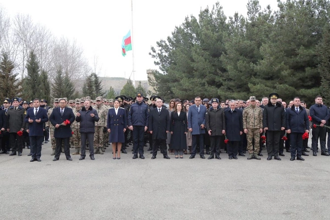 Hacıqabulda Xocalı soyqırımının 34-cü ildönümü ilə əlaqədar anım mərasimi keçirildi — FOTOLAR