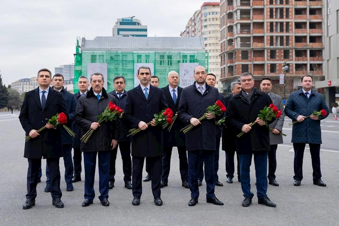 ADY rəhbərliyi “Ana harayı” abidəsini ziyarət etdi — FOTOLAR