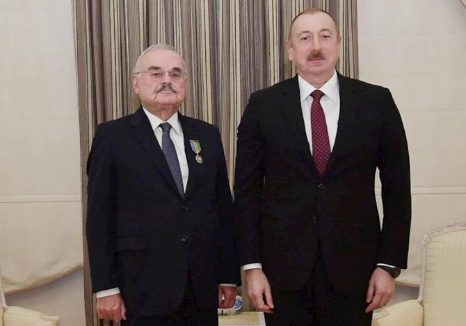 Artur Rasizadə ad günündə heç kimə onu təbrik etməyə icazə vermirmiş