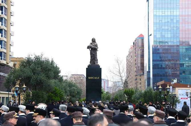 İqtisadiyyat Nazirliyinin rəhbərliyi Xocalı soyqırımı abidəsini ziyarət etdi — FOTOLAR