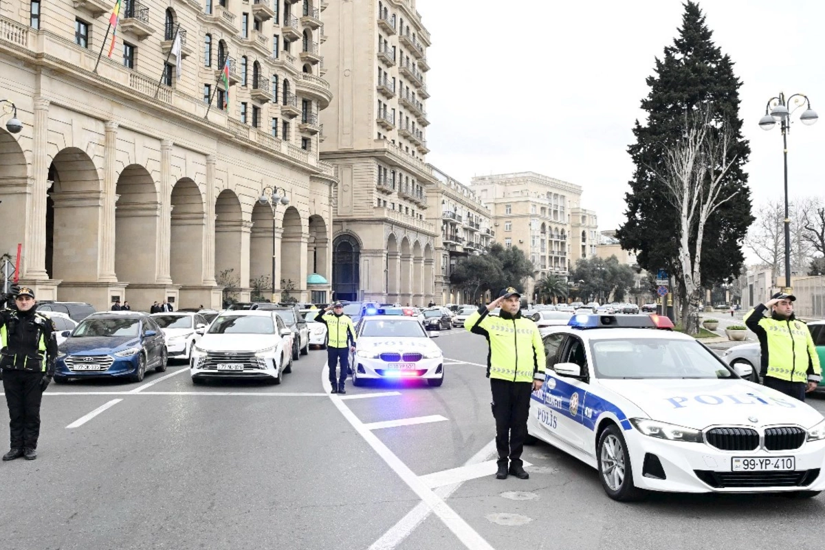 Xocalı soyqırımı qurbanlarının xatirəsi bir dəqiqəlik sükutla yad olundu — FOTOLAR