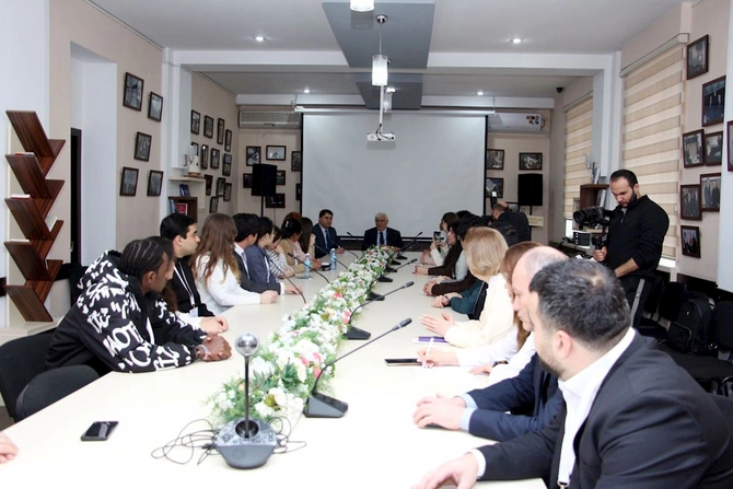 XVII Beynəlxalq Multikulturalizm Məktəbinə start verildi — FOTOLAR XVII Beynəlxalq Multikulturalizm Məktəbinə start verildi — FOTOLAR