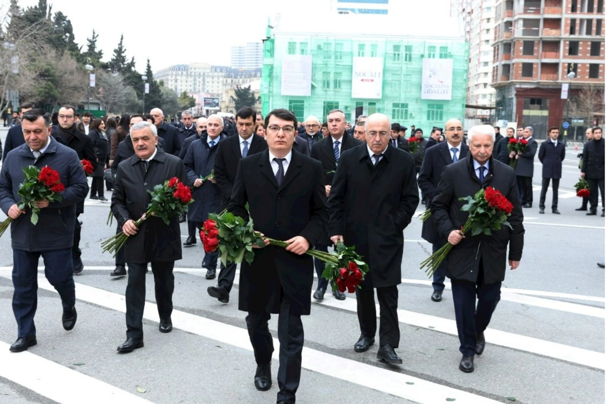 İqtisadiyyat Nazirliyinin rəhbərliyi Xocalı soyqırımı abidəsini ziyarət etdi — FOTOLAR