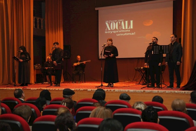 Hacıqabulda Xocalı soyqırımının 34-cü ildönümü ilə əlaqədar anım mərasimi keçirildi — FOTOLAR